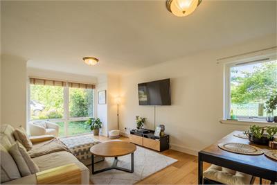 34/2 East Fettes Avenue, Fettes, Edinburgh, EH4 1RE - image 1