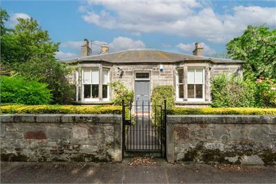 7 Eskside West, Musselburgh, East Lothian, EH21 6HZ - image 1