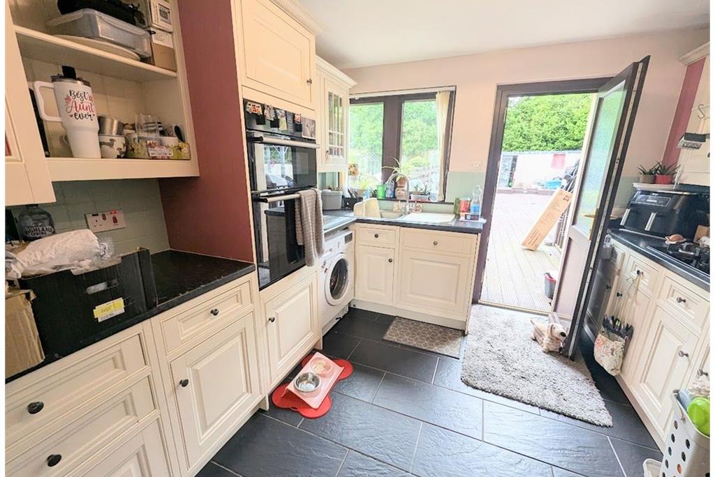 54 Castle-Break,
Ecclefechan,
Lockerbie,
DG11 3DX - image 5