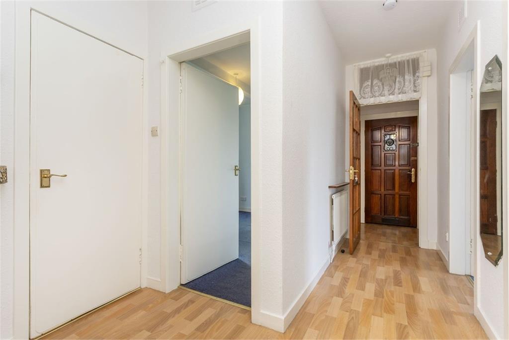 10/3 Hutchison Road, Chesser, Edinburgh, EH14 1RB - image 4