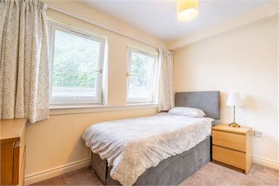 29 Hollywood, Largs, KA30 8SR - image 12