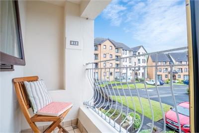 29 Hollywood, Largs, KA30 8SR - image 4