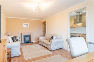 29 Hollywood, Largs, KA30 8SR - image 6