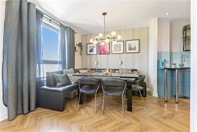 8/10 Western Harbour Terrace, Edinburgh, EH6 6JN - image 2