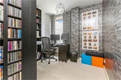 8/10 Western Harbour Terrace, Edinburgh, EH6 6JN - image 15