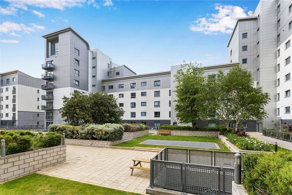 8/10 Western Harbour Terrace, Edinburgh, EH6 6JN - image 20