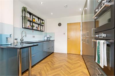 8/10 Western Harbour Terrace, Edinburgh, EH6 6JN - image 6
