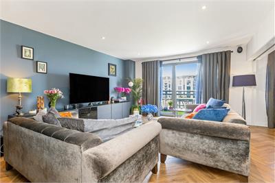 8/10 Western Harbour Terrace, Edinburgh, EH6 6JN - image 1