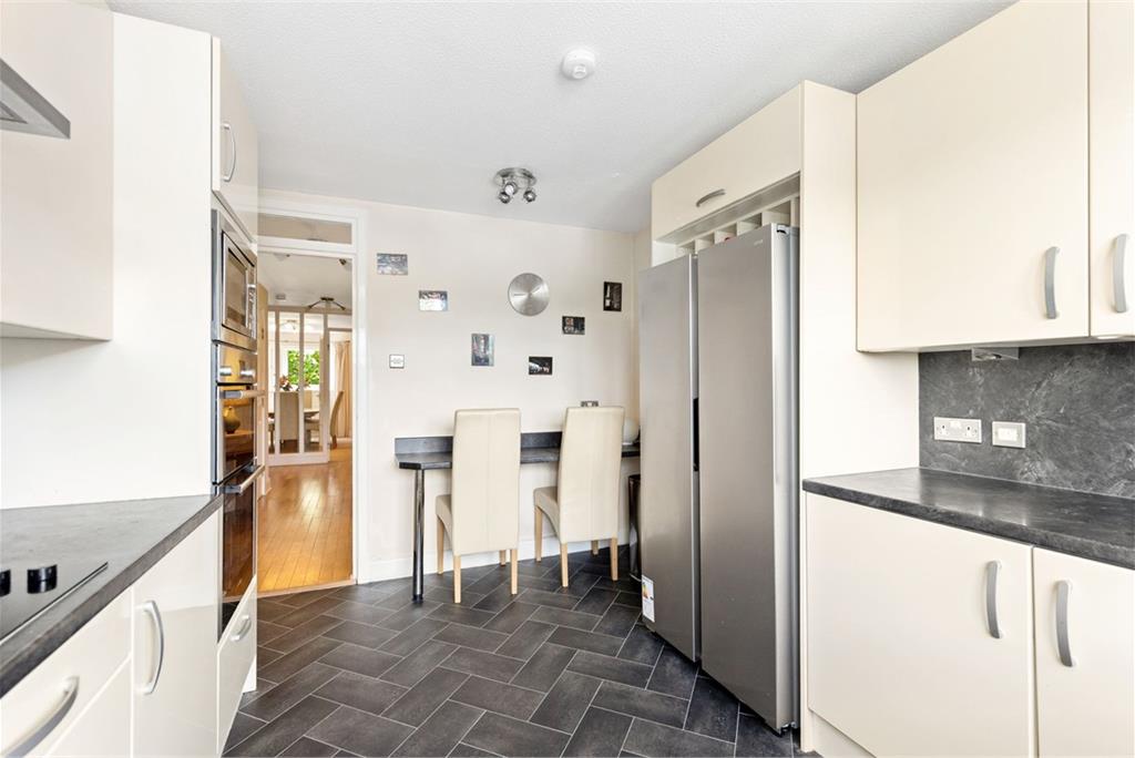 20/4 Cramond Road North, Cramond, EDINBURGH, EH4 6JE - image 5