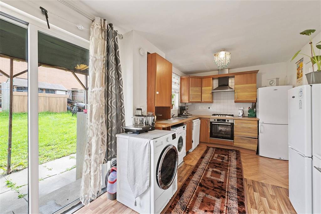 16 Fernieside Place, Moredun, Edinburgh, EH17 7LF - image 6