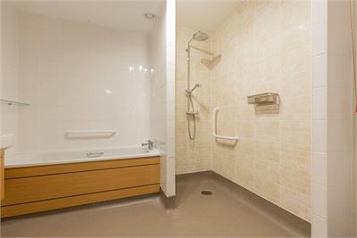 Flat 43 Lyle Court, 25 Barnton Grove, Barnton, Edinburgh, EH4 6EZ - image 11