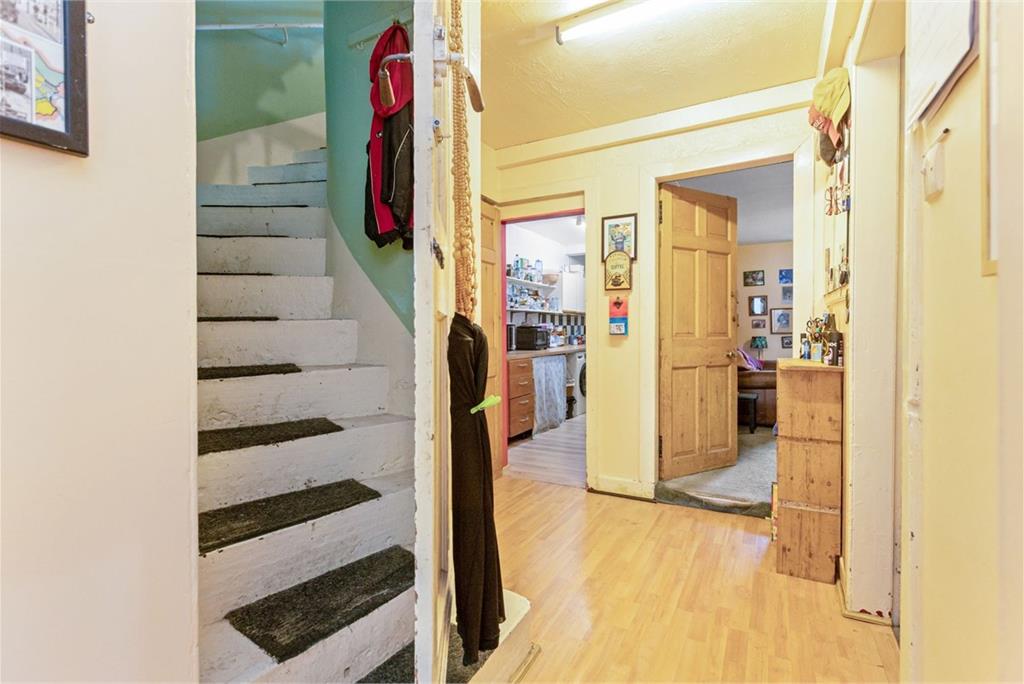 1 Vanburgh Place, Edinburgh, EH6 8AE - image 12