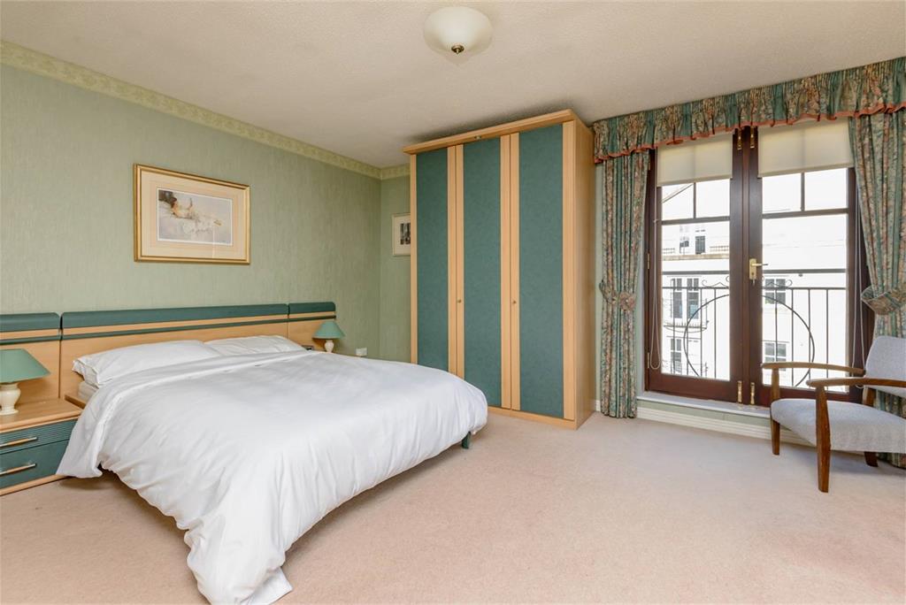17 Huntingdon Place,
Bellevue,
Edinburgh,
EH7 4AX - image 12