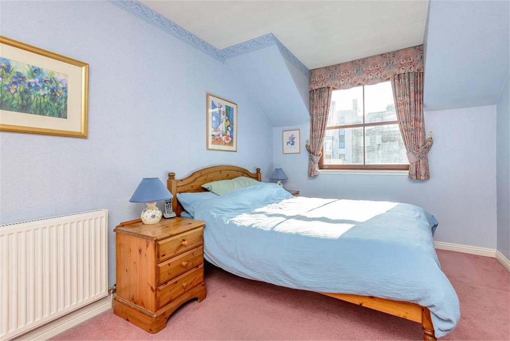 17 Huntingdon Place,
Bellevue,
Edinburgh,
EH7 4AX - image 16