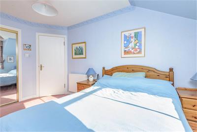 17 Huntingdon Place,
Bellevue,
Edinburgh,
EH7 4AX - image 19