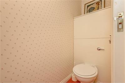 17 Huntingdon Place,
Bellevue,
Edinburgh,
EH7 4AX - image 24
