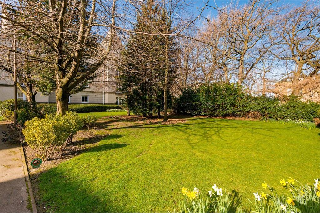 17 Huntingdon Place,
Bellevue,
Edinburgh,
EH7 4AX - image 33