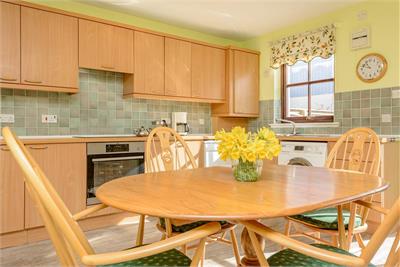 17 Huntingdon Place,
Bellevue,
Edinburgh,
EH7 4AX - image 8