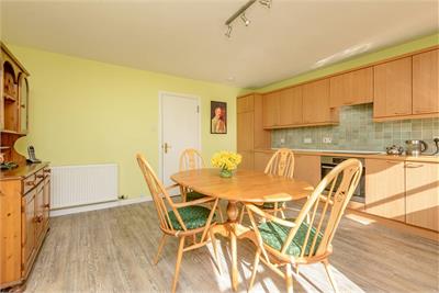 17 Huntingdon Place,
Bellevue,
Edinburgh,
EH7 4AX - image 9