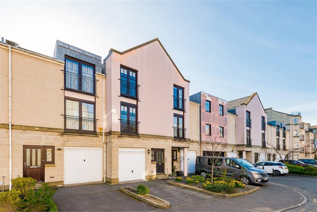 17 Huntingdon Place,
Bellevue,
Edinburgh,
EH7 4AX - image 1