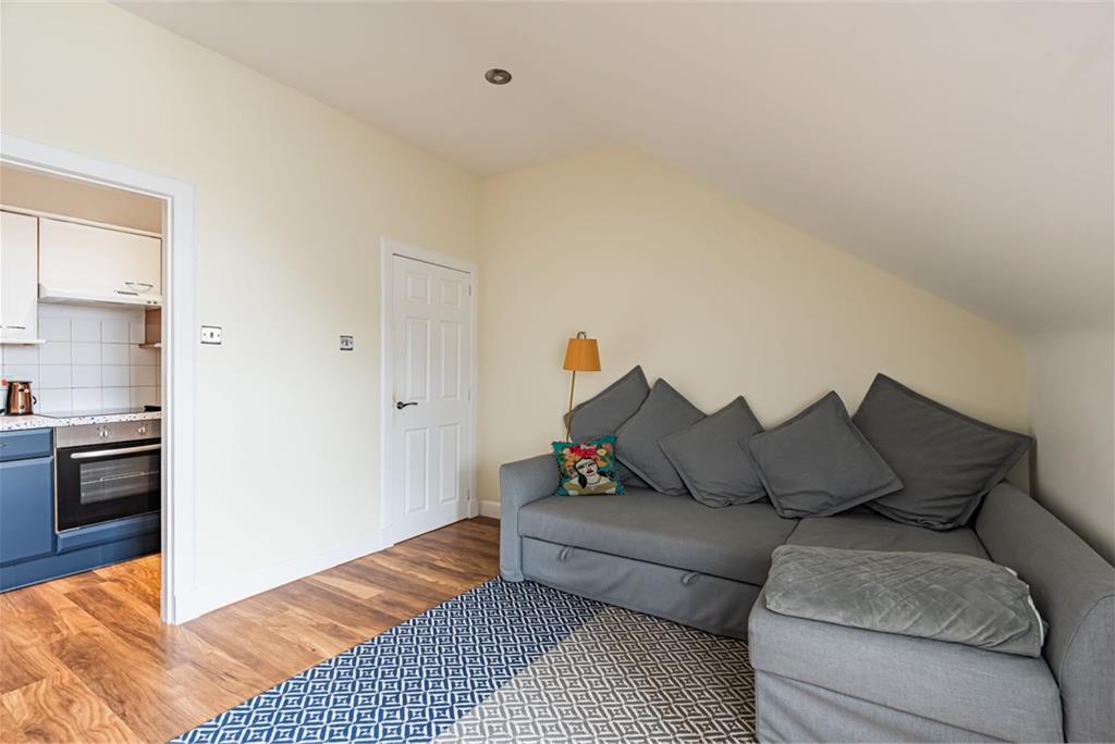 6/28 Drummond Street, Edinburgh, EH8 9TU - image 11