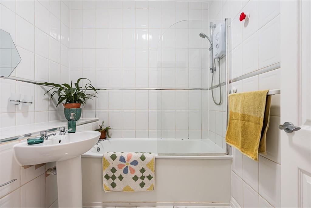 6/28 Drummond Street, Edinburgh, EH8 9TU - image 7
