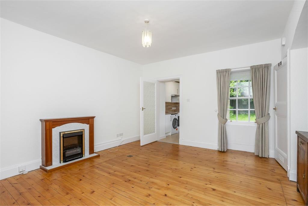 52/3 Spylaw Bank Road, Edinburgh, EH13 0JE - image 2