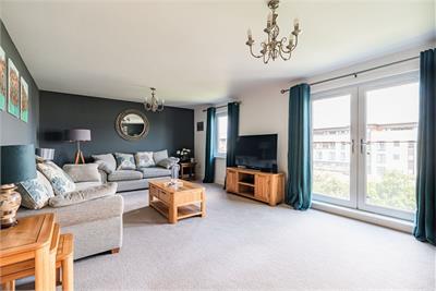 18 Burnbrae Grove, Edinburgh, EH12 8BF - image 2