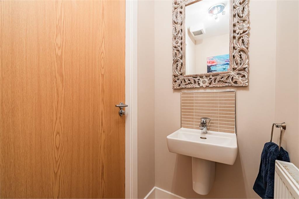 18 Burnbrae Grove, Edinburgh, EH12 8BF - image 25