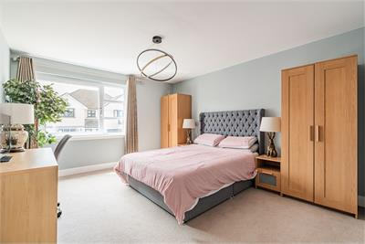 18 Burnbrae Grove, Edinburgh, EH12 8BF - image 5