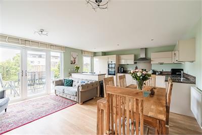 18 Burnbrae Grove, Edinburgh, EH12 8BF - image 7