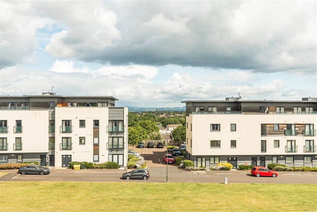 18 Burnbrae Grove, Edinburgh, EH12 8BF - image 10