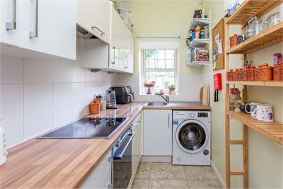 32 Upper Gray Street,
Edinburgh,
EH9 1SW - image 3