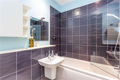 32 Upper Gray Street,
Edinburgh,
EH9 1SW - image 9