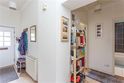 32 Upper Gray Street,
Edinburgh,
EH9 1SW - image 10