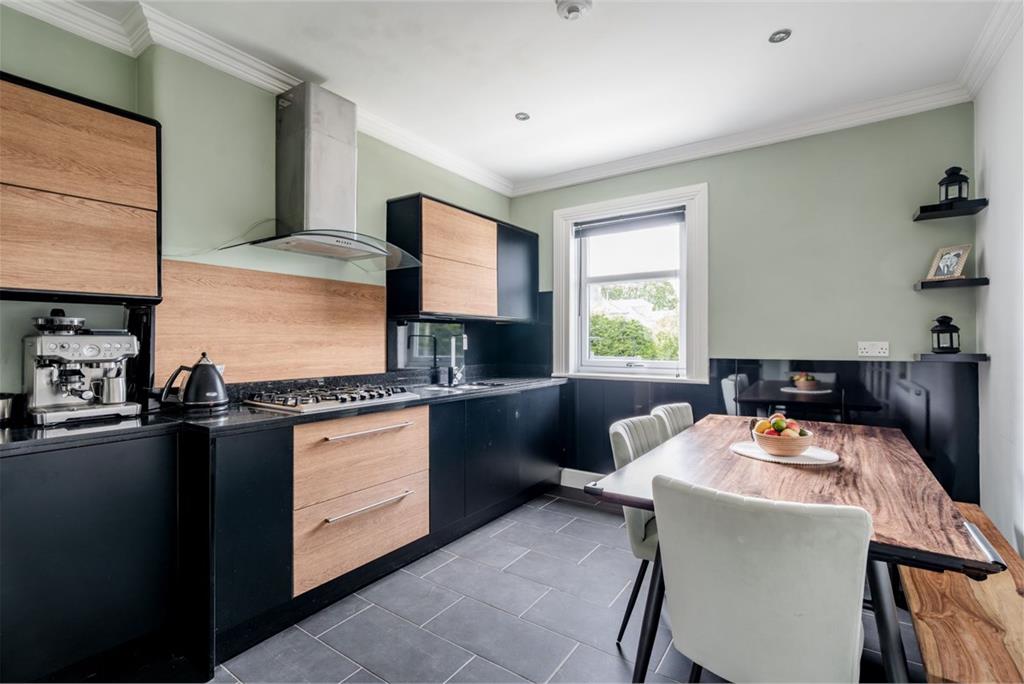 21 Hailes Grove, Edinburgh, EH13 0NE - image 2