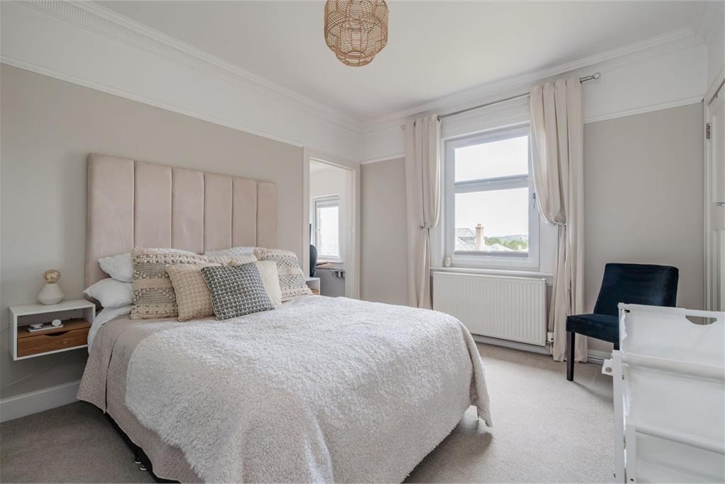 21 Hailes Grove, Edinburgh, EH13 0NE - image 4