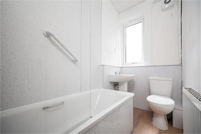 74 Boswall Parkway, Edinburgh, EH5 2BX - image 11