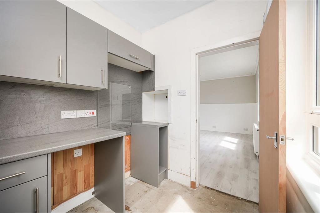 74 Boswall Parkway, Edinburgh, EH5 2BX - image 6