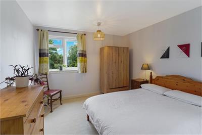 17, Flat 4 (1F2), Orchard Brae Gardens, Edinburgh, EH4 2HQ - image 8