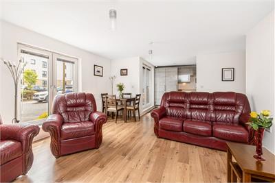 8 (flat 1), East Pilton Farm Place, Fettes, Edinburgh, EH5 2QS - image 3