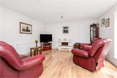 8 (flat 1), East Pilton Farm Place, Fettes, Edinburgh, EH5 2QS - image 4