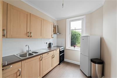30 George Street, Peebles, EH45 8DL - image 4