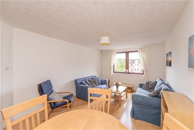 31/8 Dalgety Road, Edinburgh, EH7 5UH - image 2