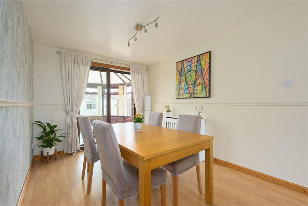 35 Bevan Place, Rosyth, KY11 2HR - image 11