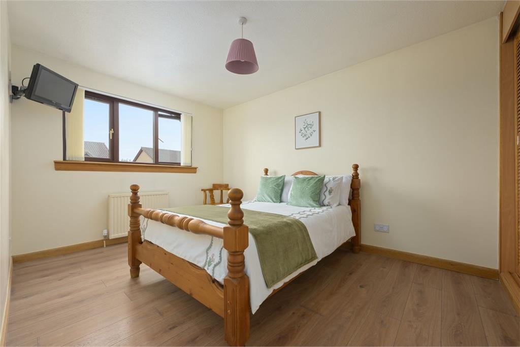 35 Bevan Place, Rosyth, KY11 2HR - image 21