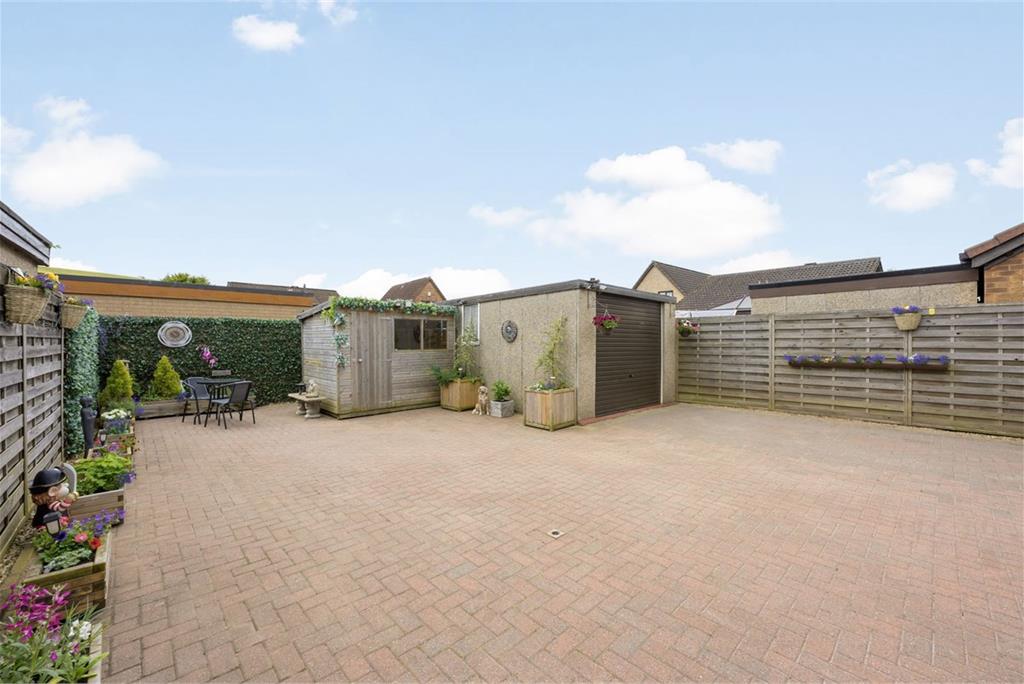35 Bevan Place, Rosyth, KY11 2HR - image 24