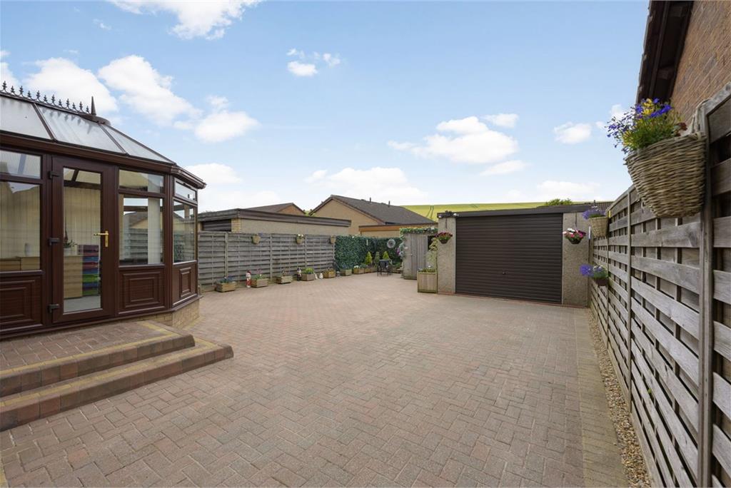 35 Bevan Place, Rosyth, KY11 2HR - image 26