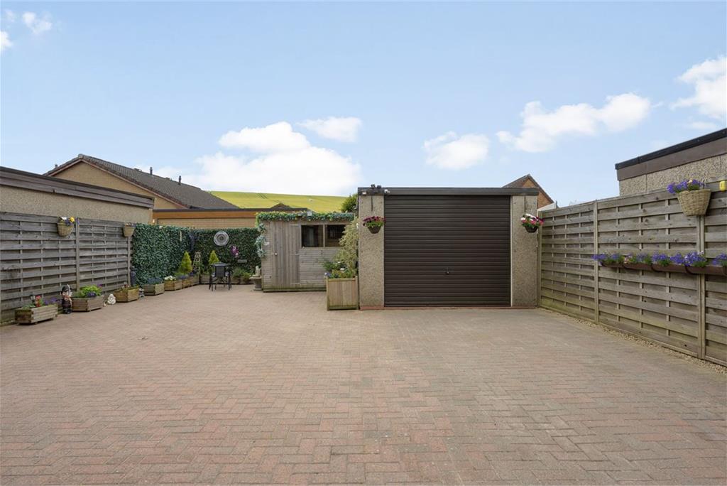 35 Bevan Place, Rosyth, KY11 2HR - image 27
