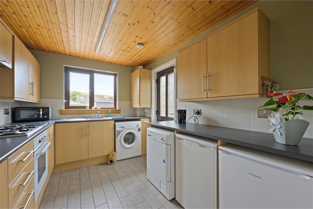 35 Bevan Place, Rosyth, KY11 2HR - image 7
